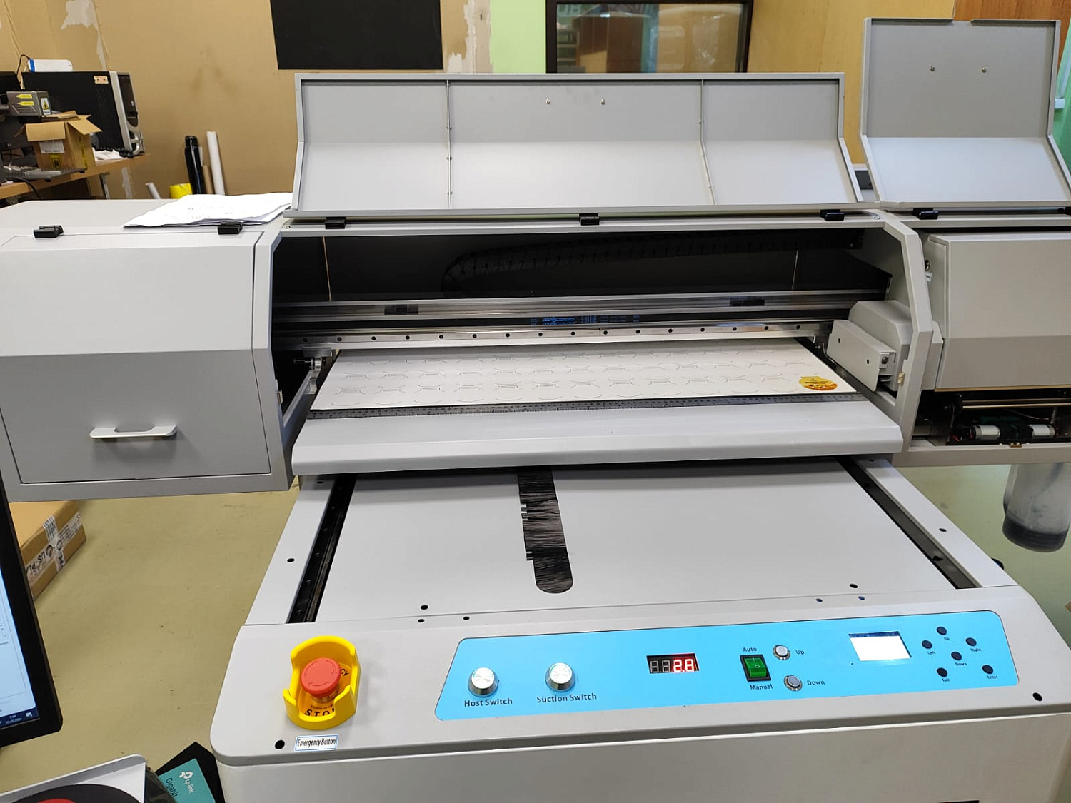 Запуск UV принтера AUDLEY 9060 в Красноярске