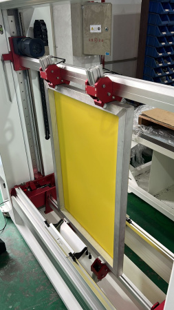 Автоматическая машина для нанесения эмульсии CAD-1313