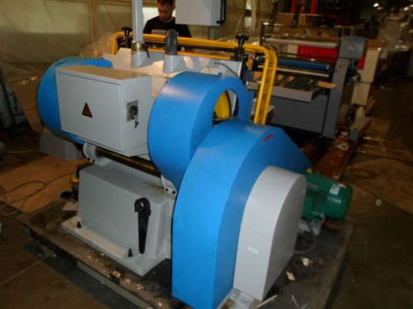 Тигельный пресс серии ZHHJ 920B для высечки и биговки усиленной конструкции Тигельный пресс серии ZHHJ 920B для высечки и биговки усиленной конструкции