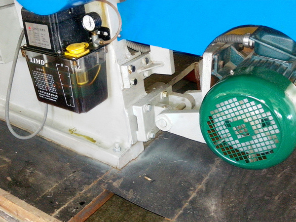 Тигельный пресс ZHTJ-750 с возможностью горячего тиснения Тигельный пресс ZHTJ-750 с возможностью горячего тиснения