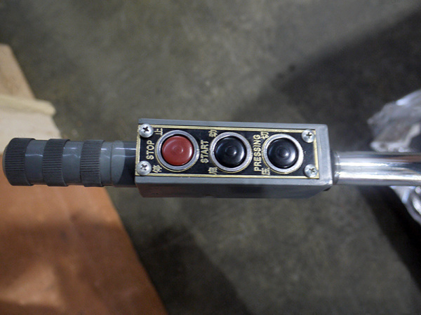 Тигельный пресс для высечки и биговки ML-1500 Тигельный пресс для высечки и биговки ML-1500