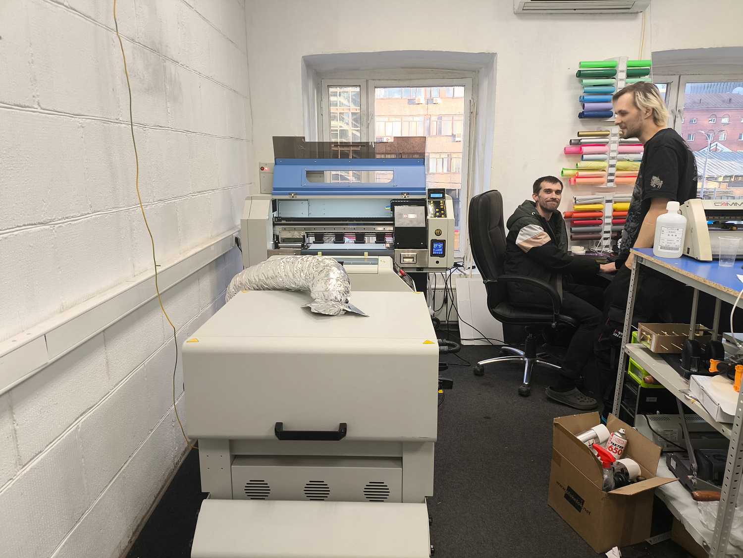 Запуск DTF комплекса FALCON + UV принтера STORM в Москве