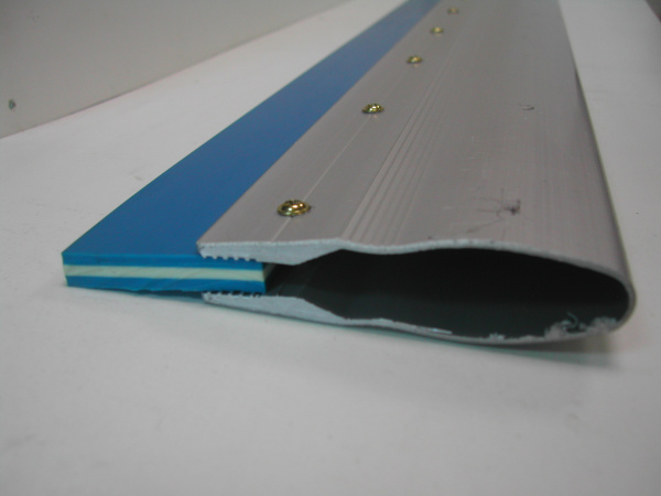 Ракеледержатель алюминиевый, 1 пог. Метр ( 100 см.) Ракеледержатель алюминиевый, 1 пог. Метр ( 100 см.)