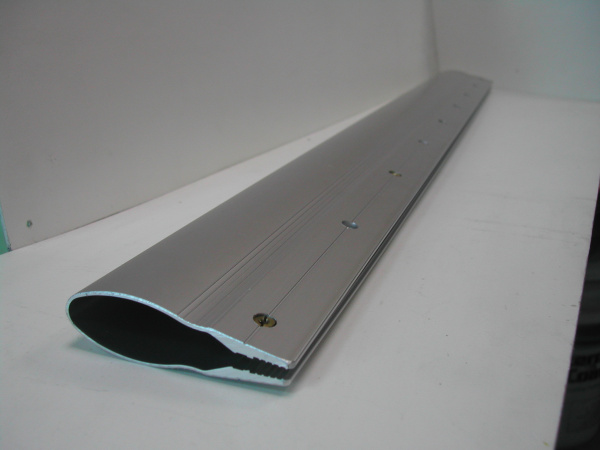 Ракеледержатель алюминиевый, 1 пог. Метр ( 100 см.) Ракеледержатель алюминиевый, 1 пог. Метр ( 100 см.)