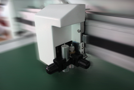 Планшетный режущий плоттер SAGA SG-FC4560A Планшетный режущий плоттер SAGA SG-FC4560A