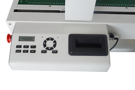 Планшетный режущий плоттер SAGA SG-FC4560A Планшетный режущий плоттер SAGA SG-FC4560A