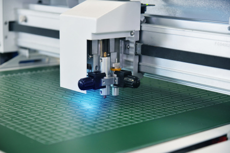 Планшетный режущий плоттер SAGA FC320480