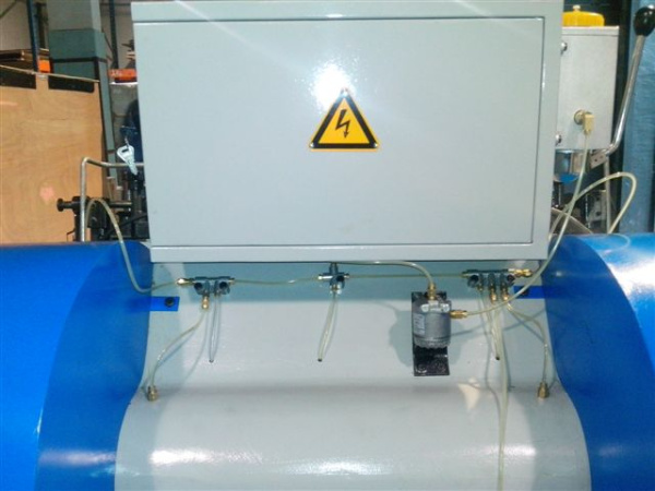 Тигельный пресс серии ZHHJ 720A для высечки и биговки усиленной конструкции Тигельный пресс серии ZHHJ 720A для высечки и биговки усиленной конструкции