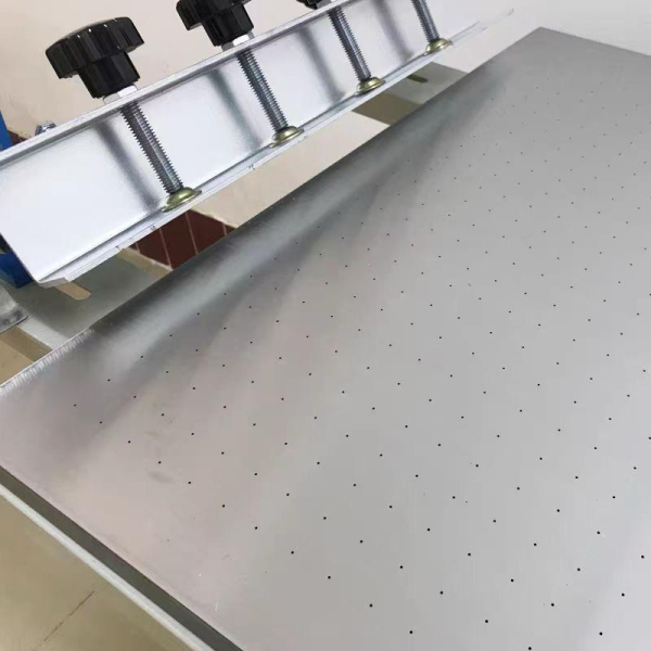 Ручной трафаретный станок MAGNUM 5070 с вакуумным столом Ручной трафаретный станок MAGNUM 5070 с вакуумным столом