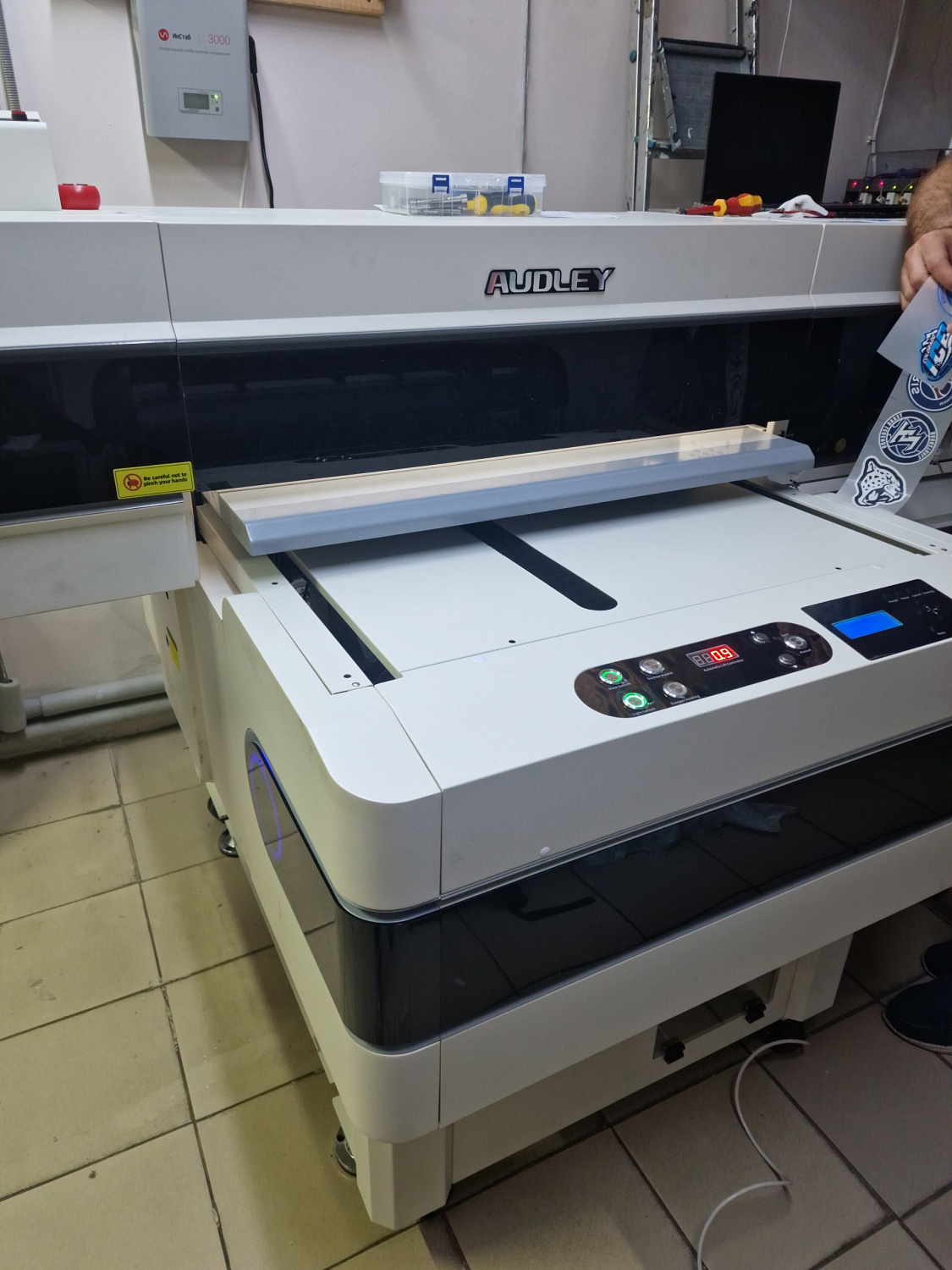 Запуск УФ-принтера Audley 9060-4 Pro в Иркутске