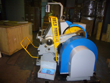 Тигельный пресс ZHHJ-1040 для высечки и биговки усиленной конструкции