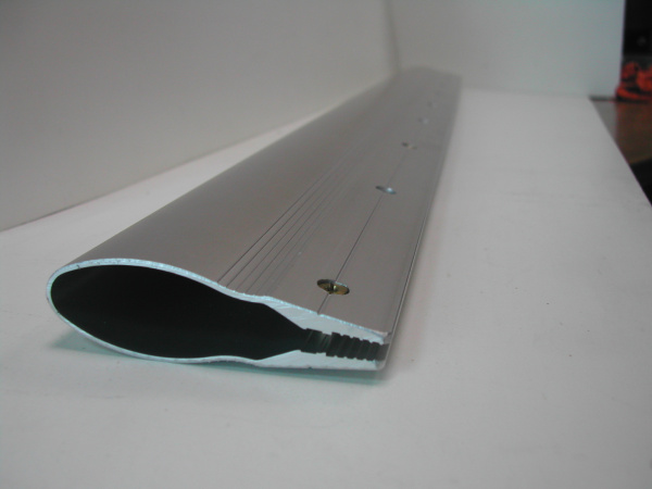 Ракеледержатель алюминиевый, 1 пог. Метр ( 100 см.) Ракеледержатель алюминиевый, 1 пог. Метр ( 100 см.)