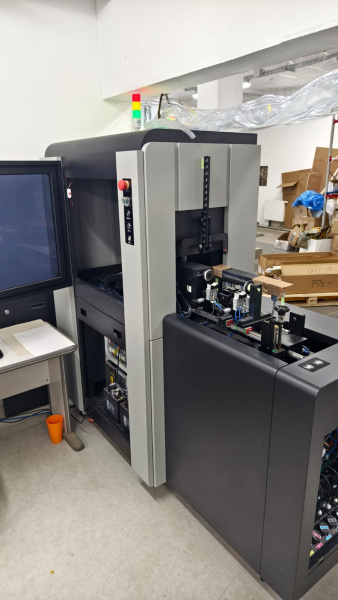 Высокоскоростной цифровой струйный УФ-принтер для печати по цилиндру и конусу TC-360XP Высокоскоростной цифровой струйный УФ-принтер для печати по цилиндру и конусу TC-360XP