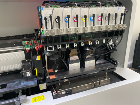 Высокоскоростной цифровой струйный УФ-принтер  для печати по цилиндру и конусу CND-220