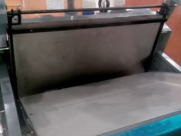 Тигельный пресс для высечки и биговки ML 1100 Тигельный пресс для высечки и биговки ML 1100